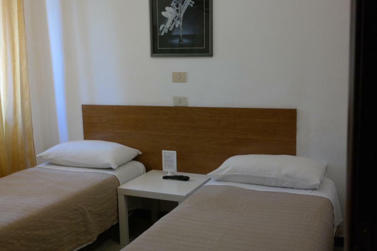 Hotel Houston Livorno - Struttura Esclusivamente Turistica - Not For Business Or Workers Exteriér fotografie